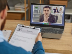 eCommerce Businesses: 5 Perks of Working With a Recruiter